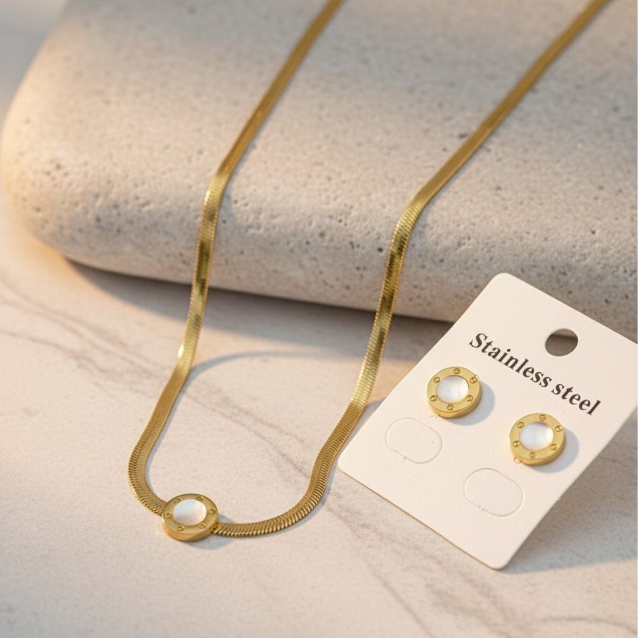 Necklace & Stud Earrings